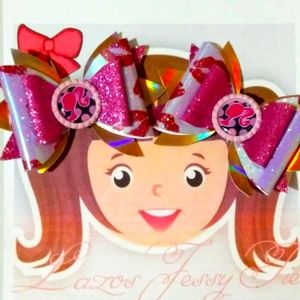 Bows, Bracelets and Complete Set